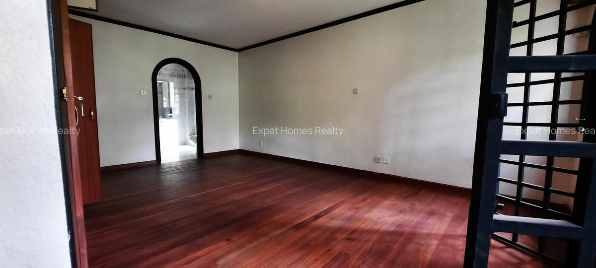 4 Bed Villa with En Suite in Lavington - 18