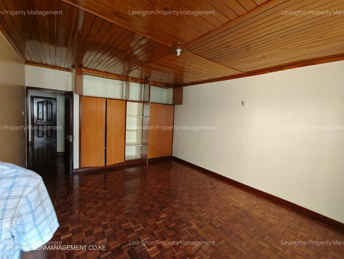 5 Bed Townhouse with En Suite at Valley Arcade - 17