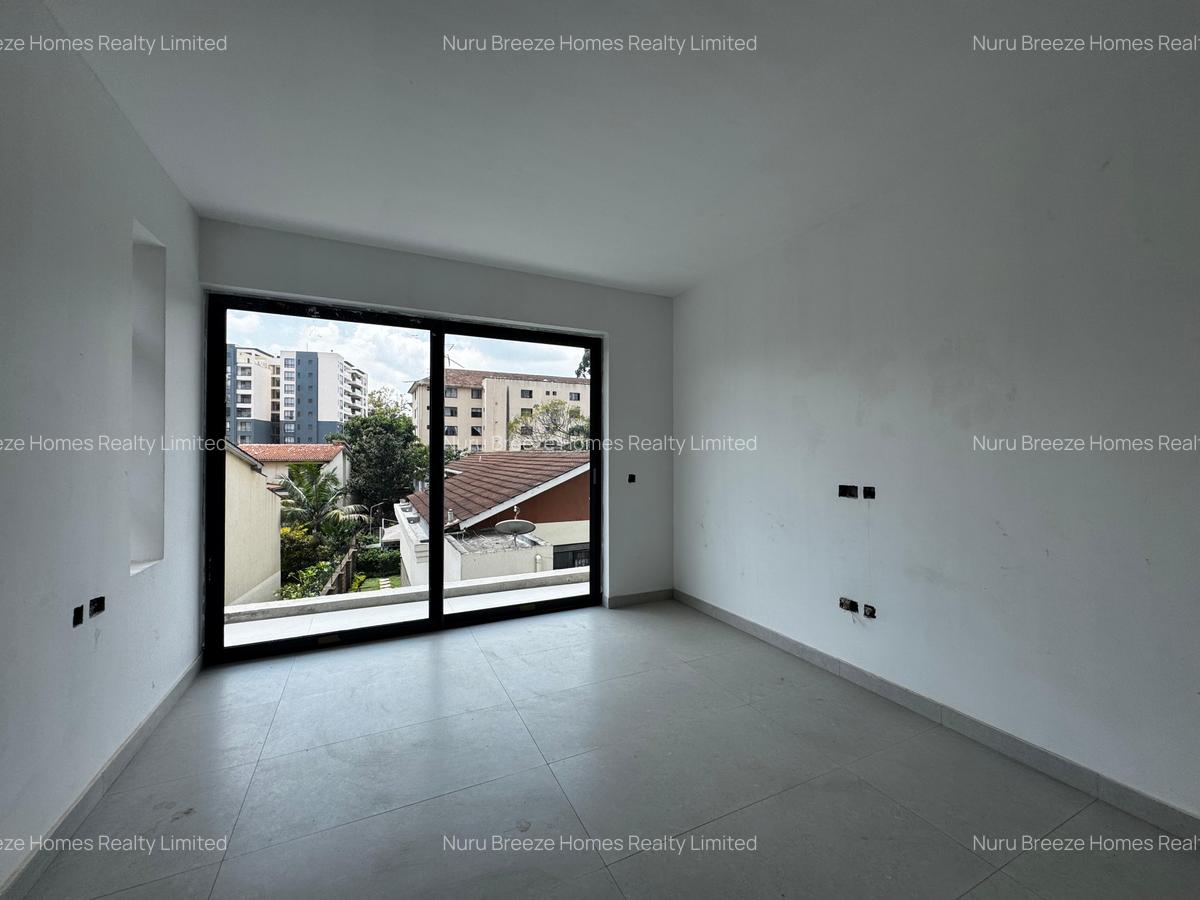 2 Bed Apartment with En Suite in Brookside - 15