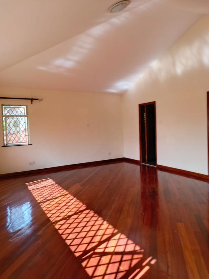 5 Bed House with En Suite at Runda - 7
