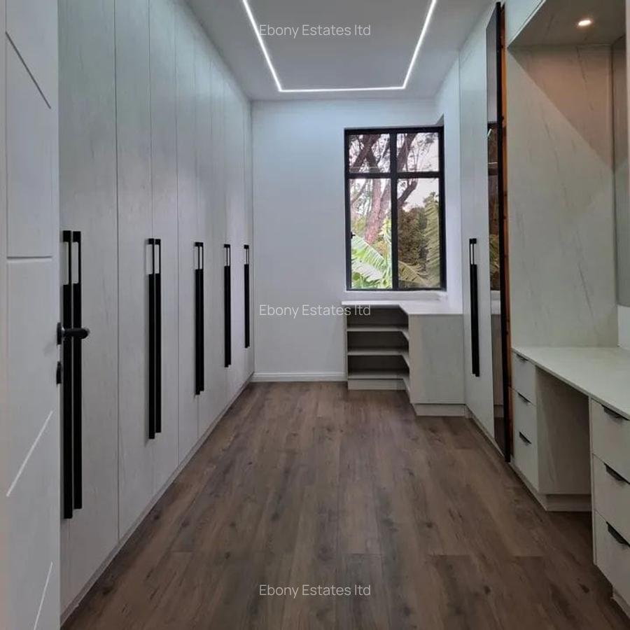 5 Bed Townhouse with En Suite in Lavington - 5