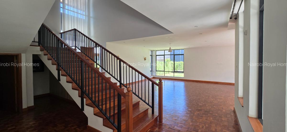 5 Bed Townhouse with En Suite at Lavington Green - 19