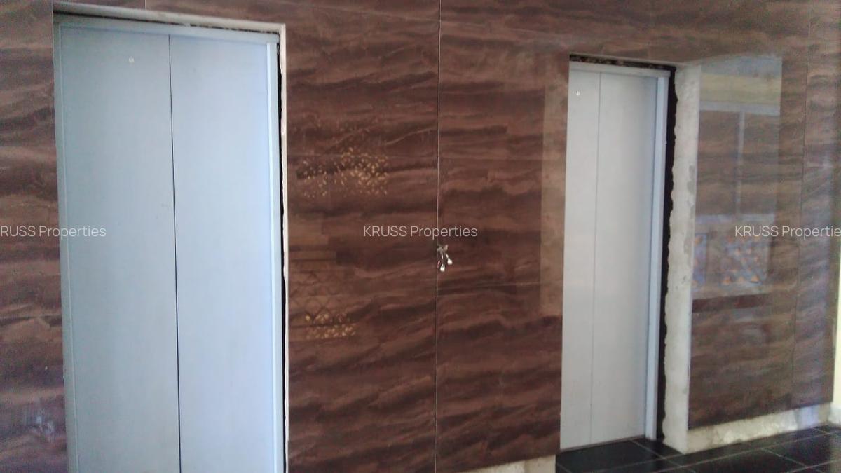 3 Bed Apartment with En Suite at Ar2497 - 11