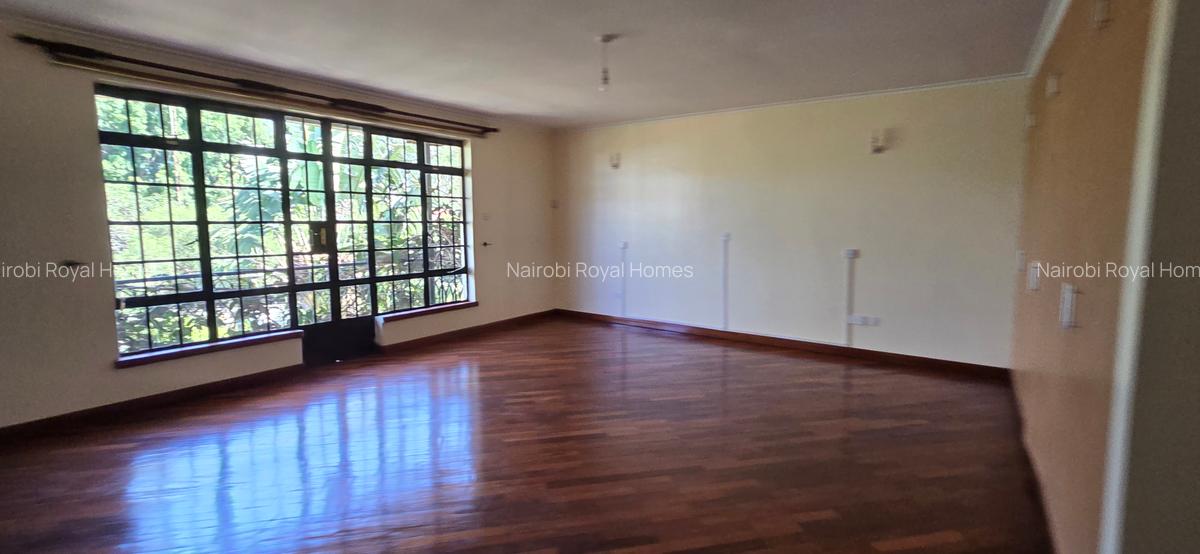 4 Bed Townhouse with En Suite at Lavington Convent Drive - 15