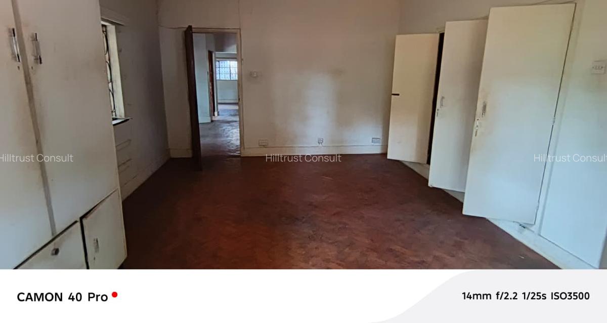 3 Bed House with En Suite in Spring Valley - 2