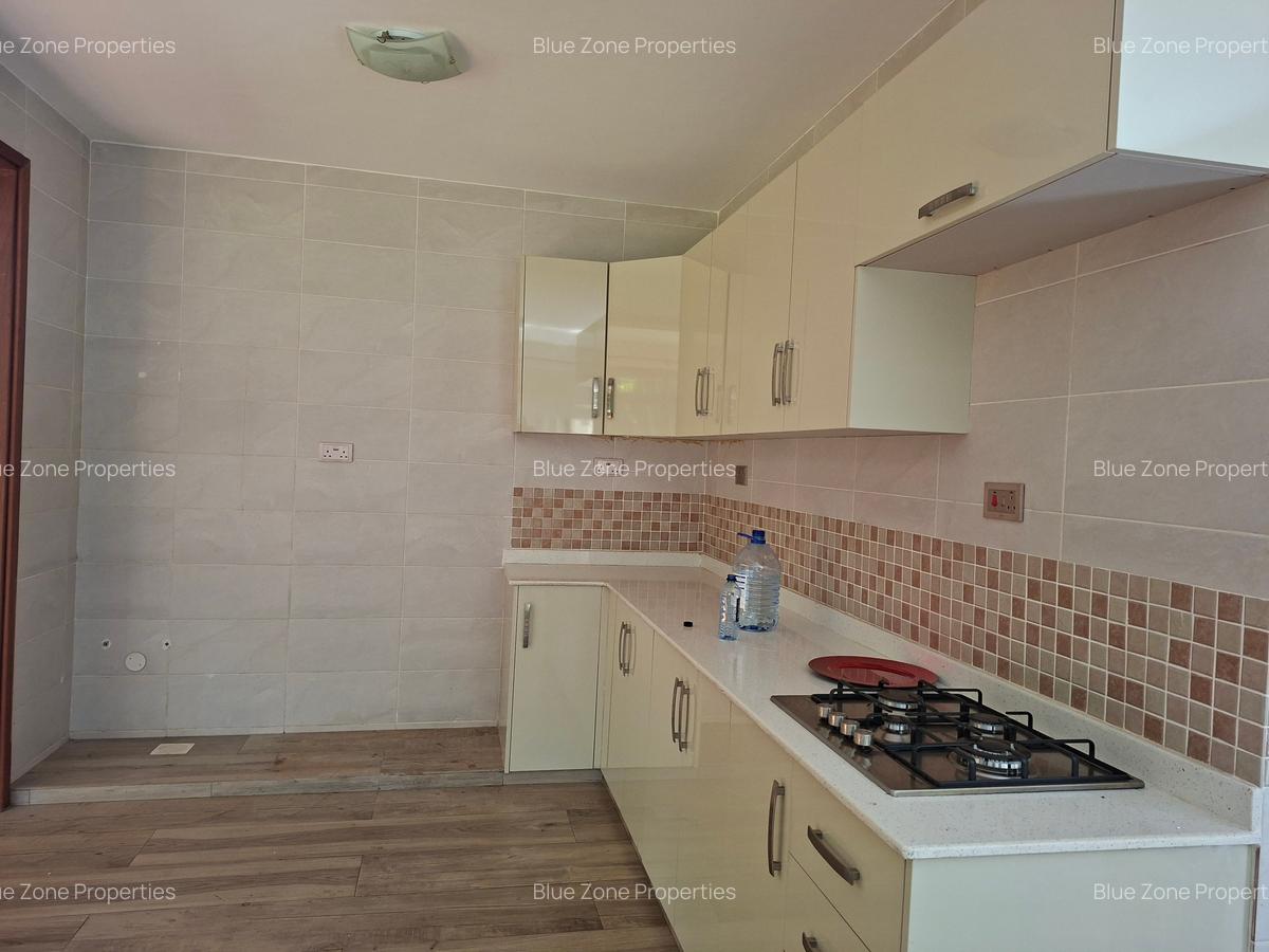 5 Bed Townhouse with En Suite at Off Panafric Insurance Avenue - 7