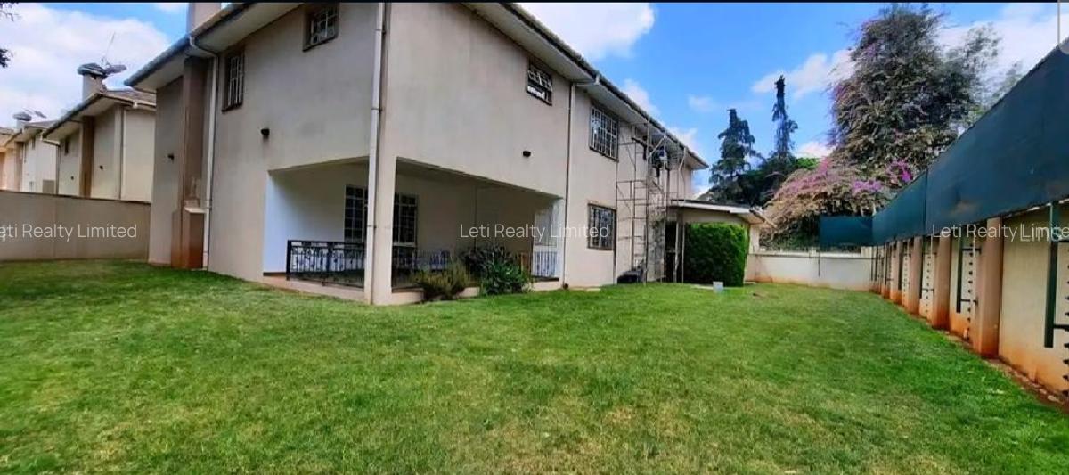 5 Bed Townhouse with En Suite in Lavington - 3