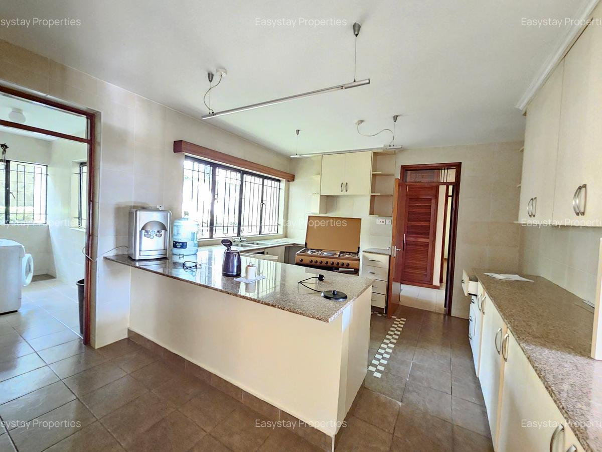 3 Bed Apartment with En Suite in Lavington - 3