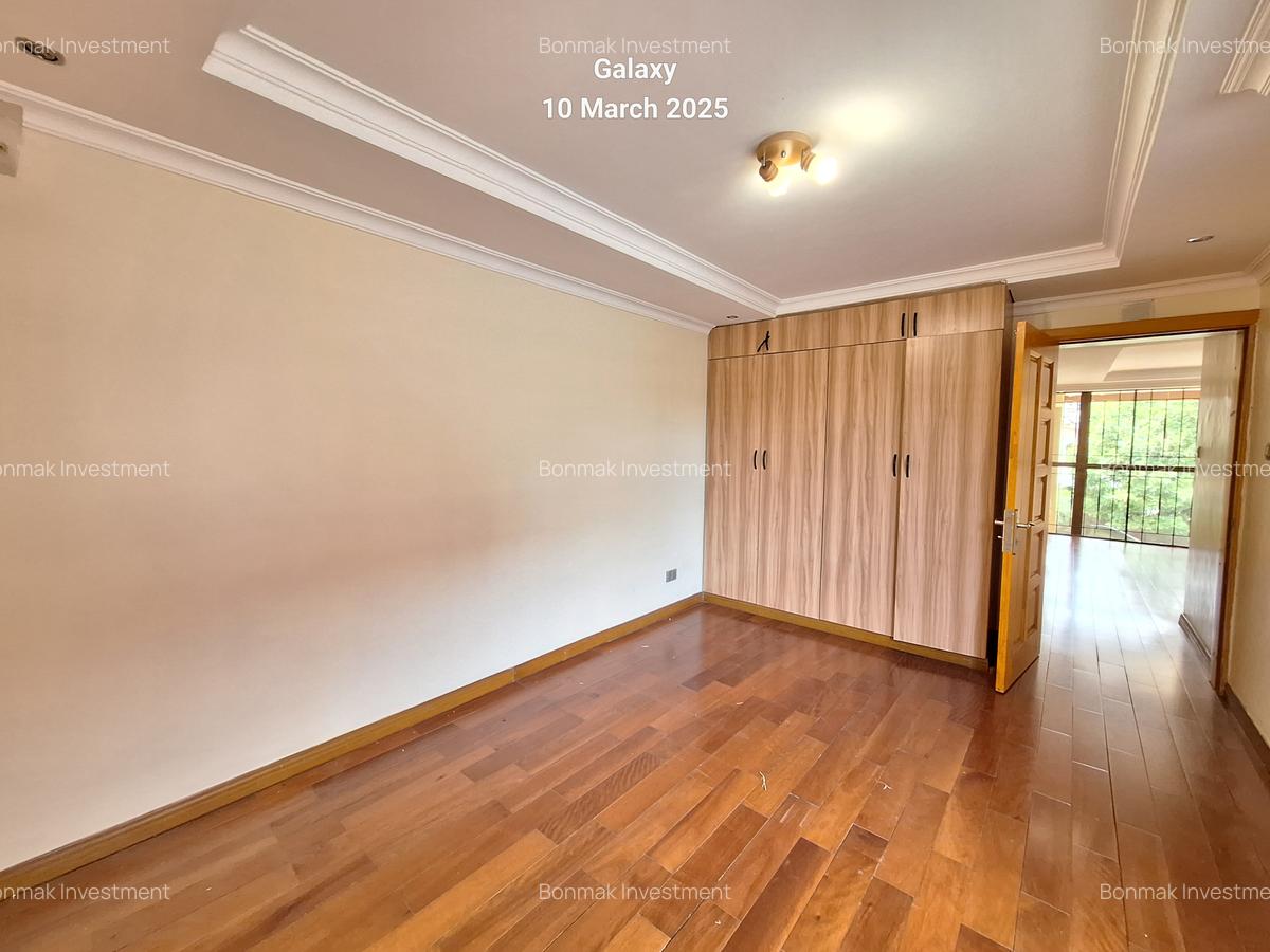 5 Bed Townhouse with En Suite at Lavington Green - 11