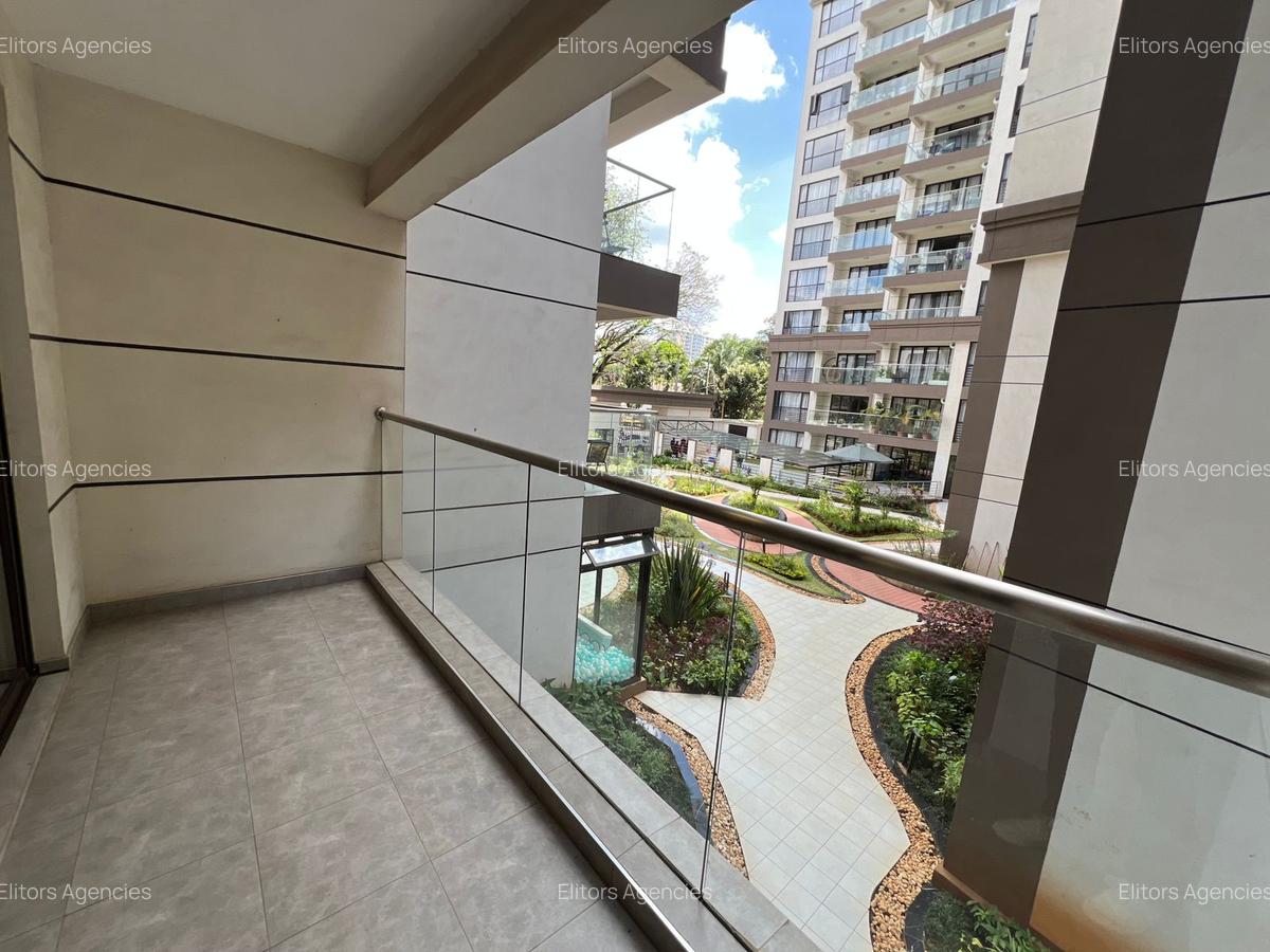 3 Bed Apartment with En Suite at Riverside Dr - 2
