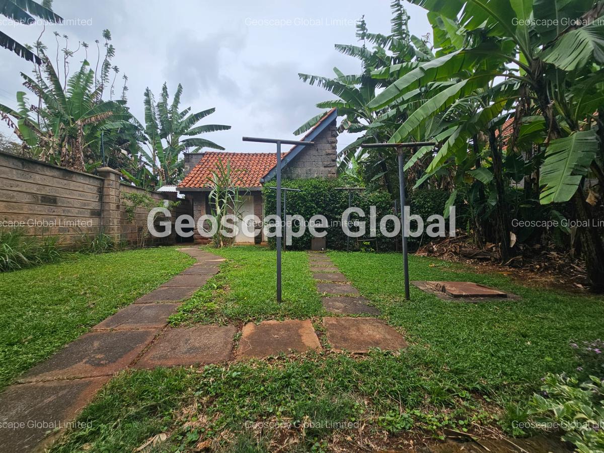5 Bed House with En Suite in Lavington - 6
