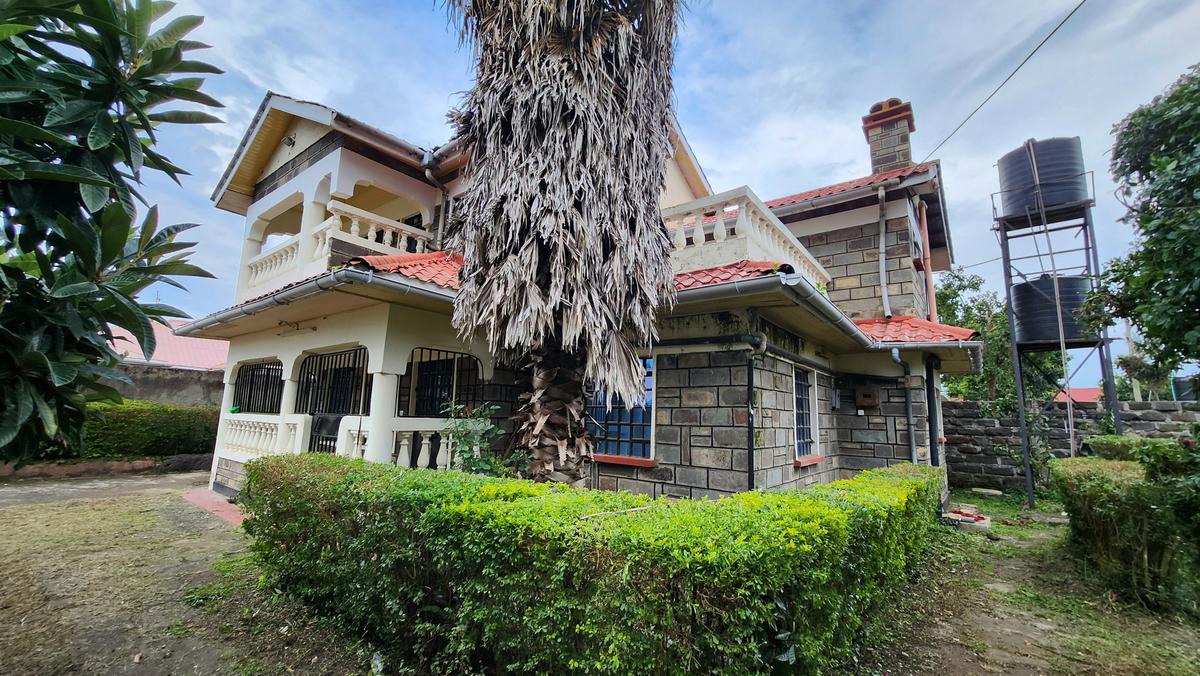 4 Bed House with En Suite in Nakuru - 1