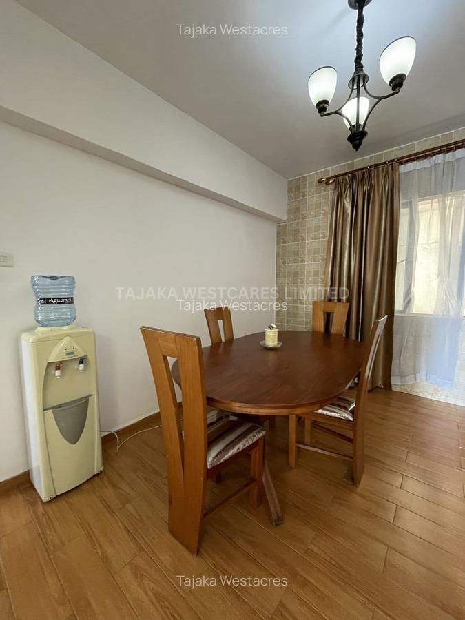 Serviced 2 Bed Apartment with En Suite at Rose Avenue - 3