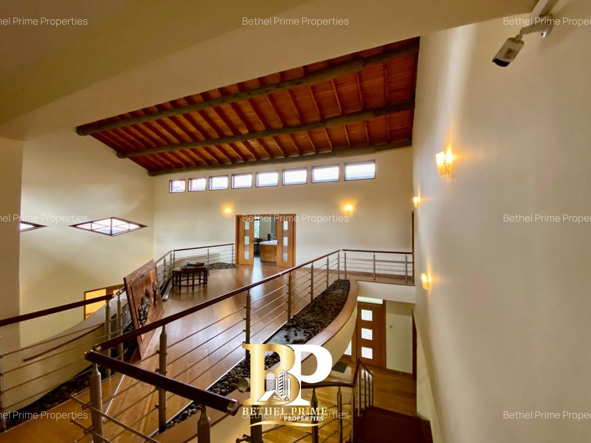 5 Bed Villa with En Suite in Kyuna - 14