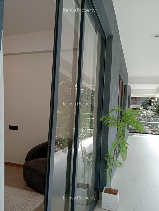 3 Bed Apartment with En Suite at School Groove - 10