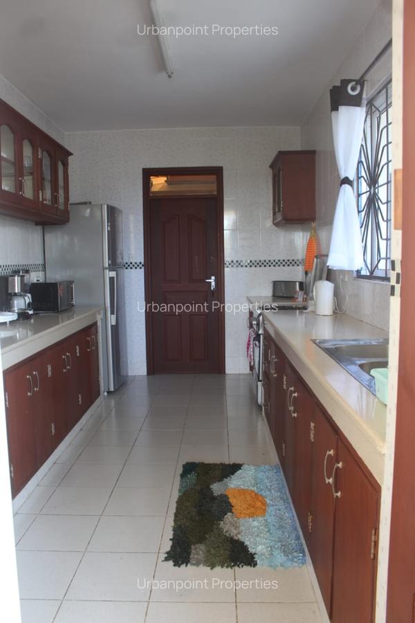 Furnished 2 Bed Apartment with En Suite in Nyali Area - 12