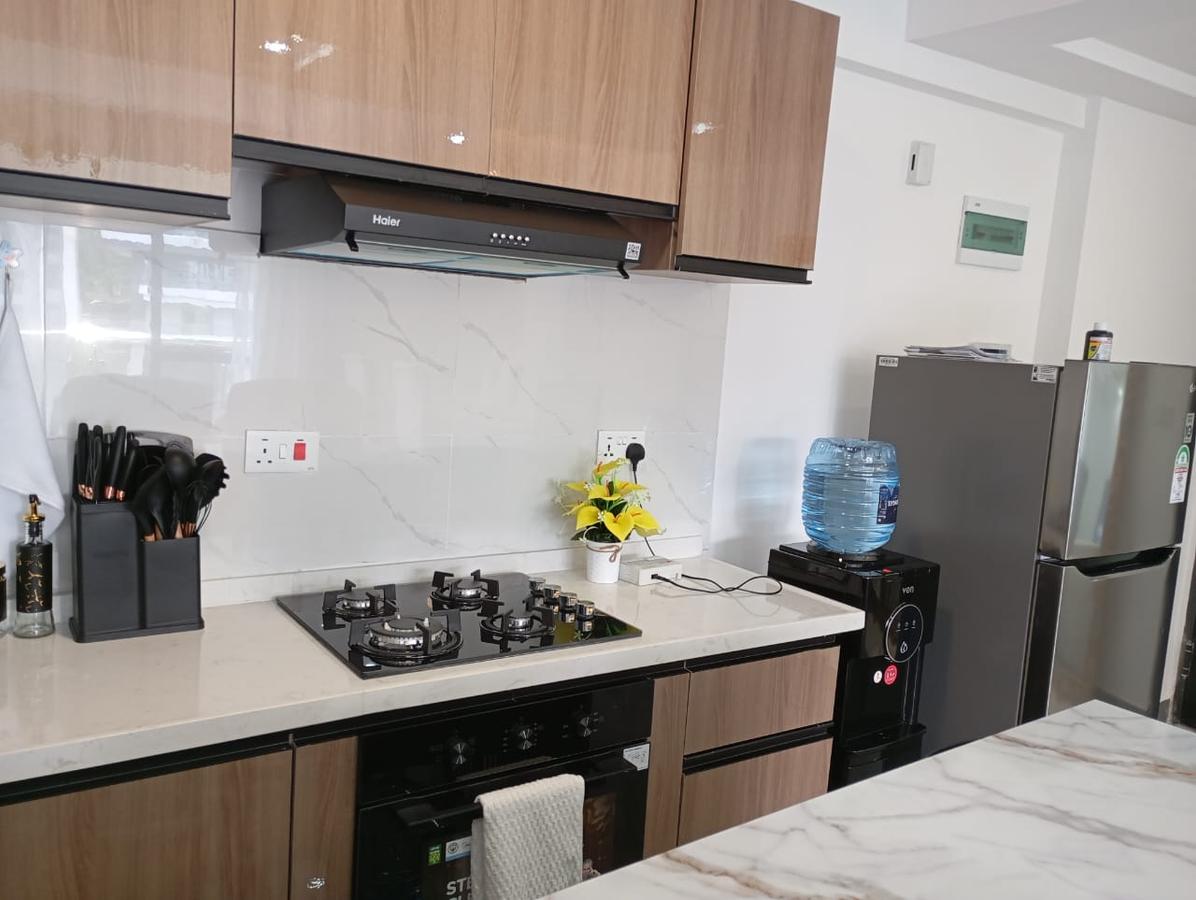 Serviced 2 Bed Apartment with En Suite at Riverside - 5