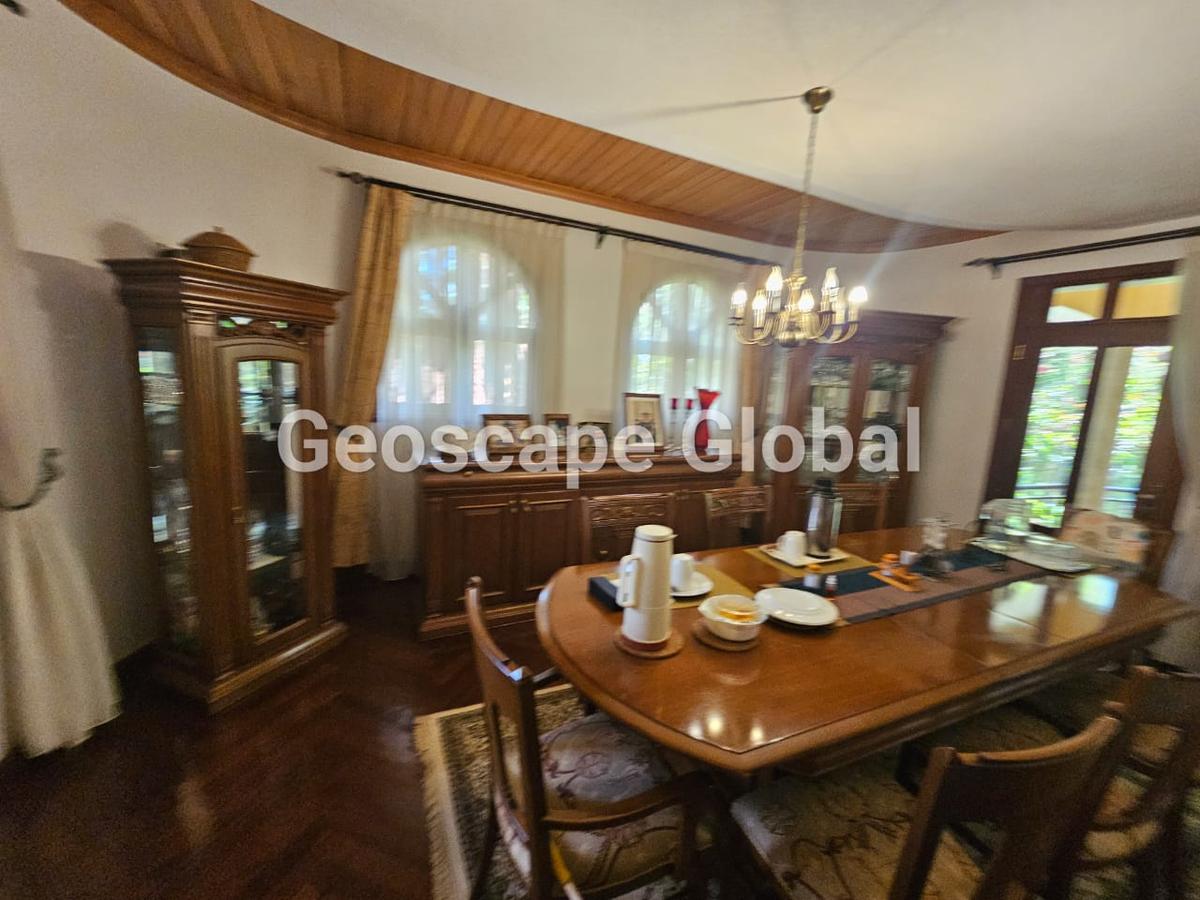 5 Bed House with En Suite in Runda - 2
