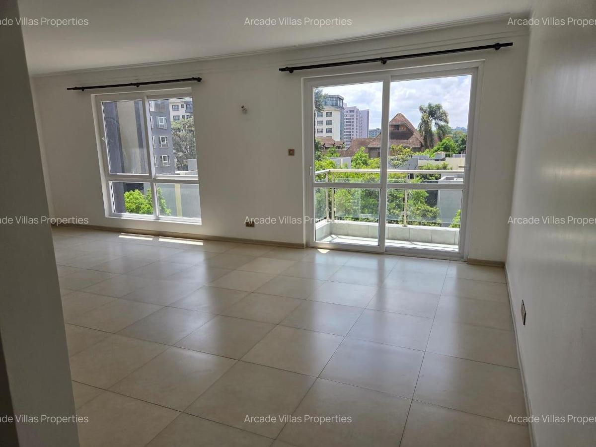 3 Bed Apartment with En Suite in Westlands Area - 9