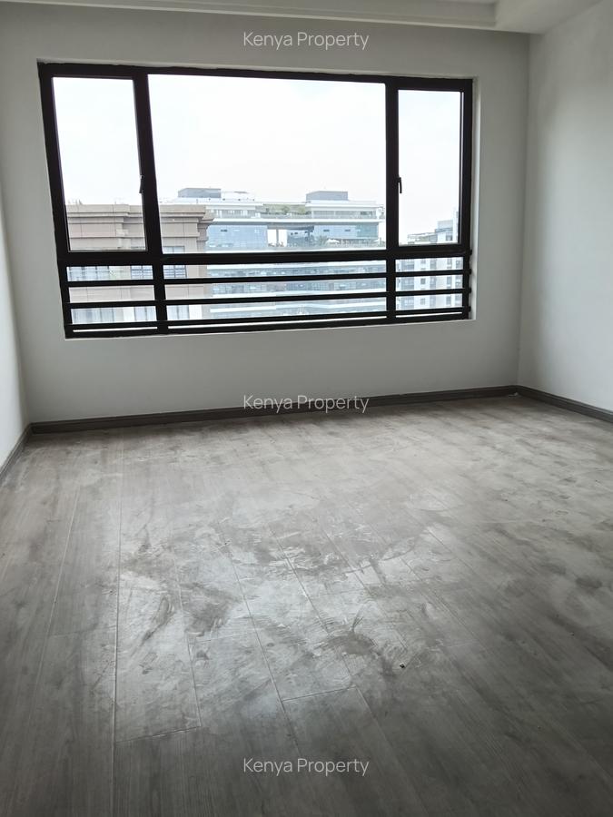 3 Bed Apartment with En Suite at Riverside Drive - 10