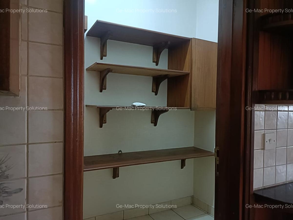 4 Bed House with En Suite in Spring Valley - 4