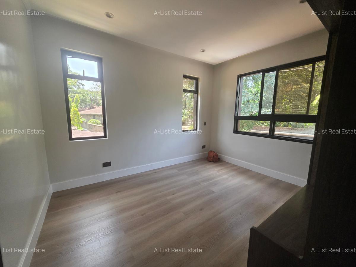 3 Bed Townhouse with En Suite in Gigiri - 19