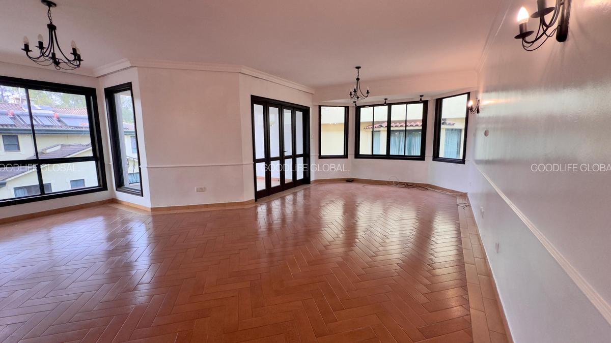 3 Bed Villa with En Suite at Spring Valley - 11