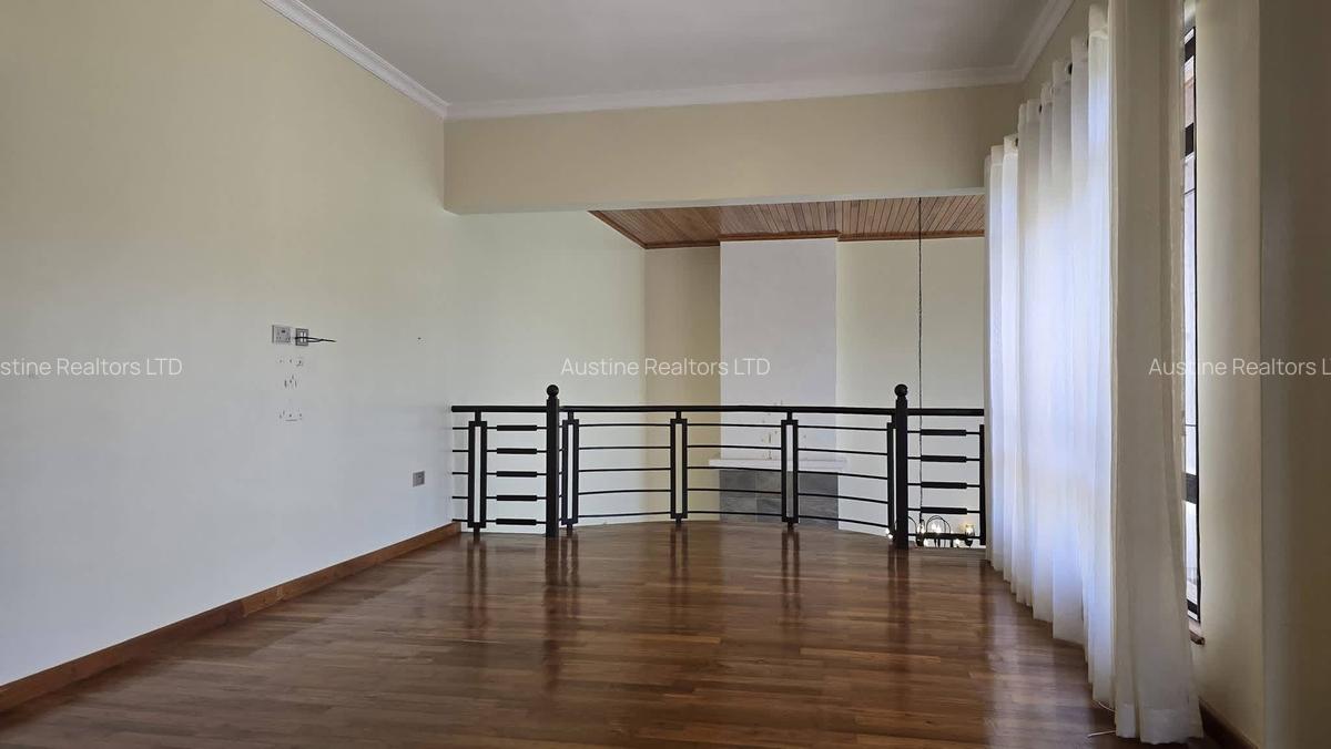 5 Bed Townhouse with En Suite in Runda - 19