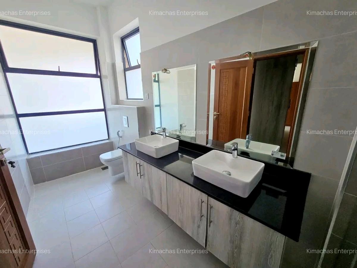 3 Bed Apartment with En Suite at Mt Kenya Road Nyali - 15