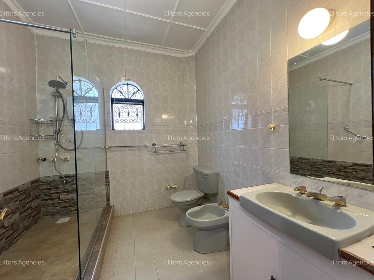 5 Bed Apartment with En Suite at Redhill Road - 13