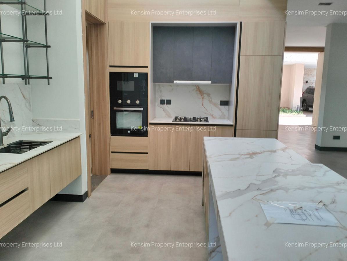 6 Bed Townhouse with En Suite in Lavington - 10