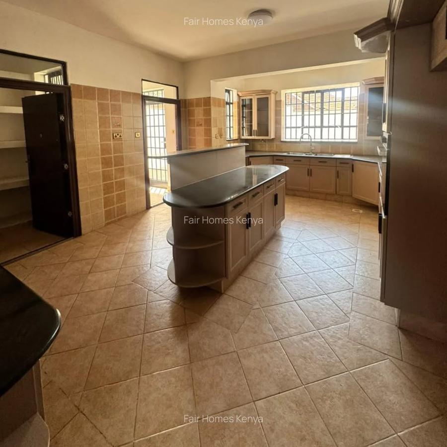 5 Bed Townhouse with En Suite at Convent Drive - 10