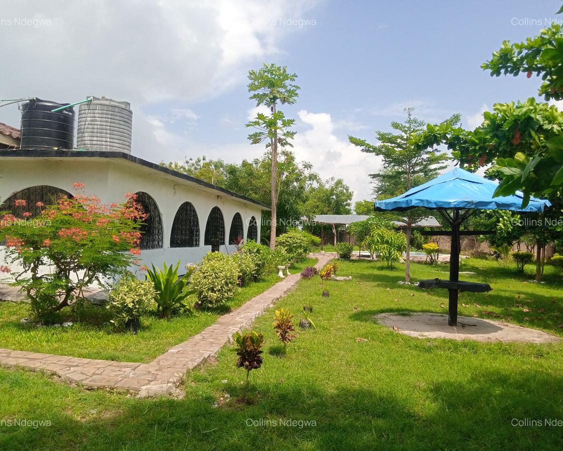 4 Bed Villa with En Suite at Tiwi Beach Road - 3