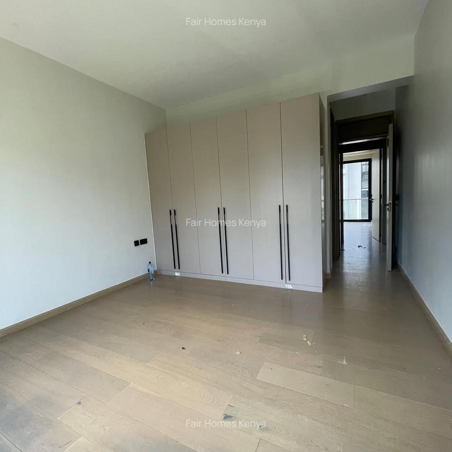 5 Bed Townhouse with En Suite at Lavington Green - 11