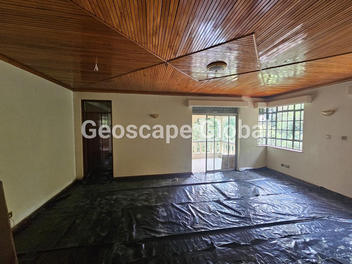 5 Bed House with En Suite at Nyari - 3