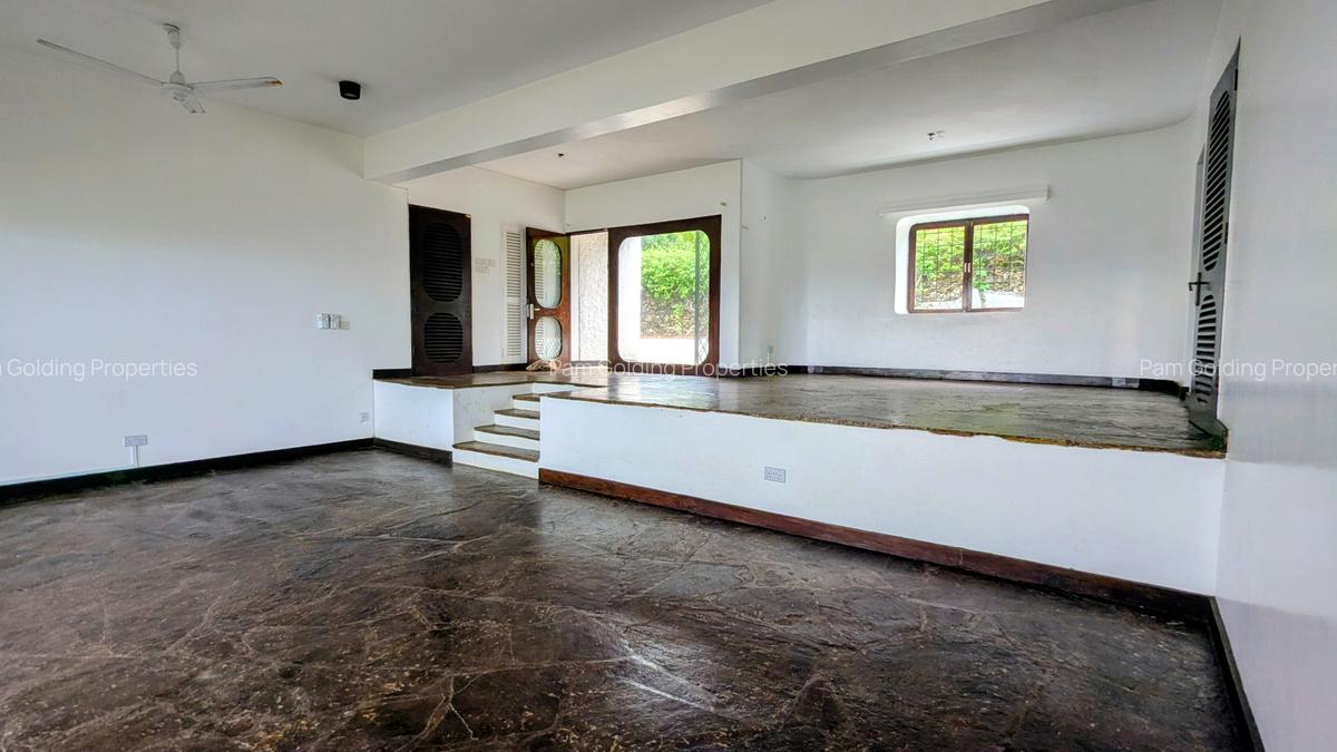 3 Bed House with En Suite at Greenwood - 6