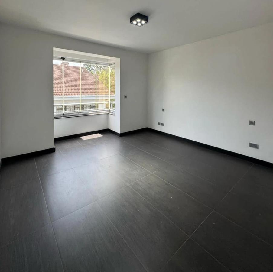 Serviced 3 Bed Apartment with En Suite at Riverside Drive - 3