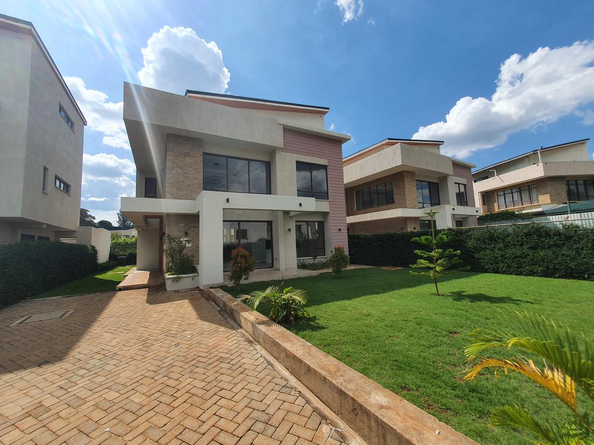 4 Bed House with En Suite in Runda - 1