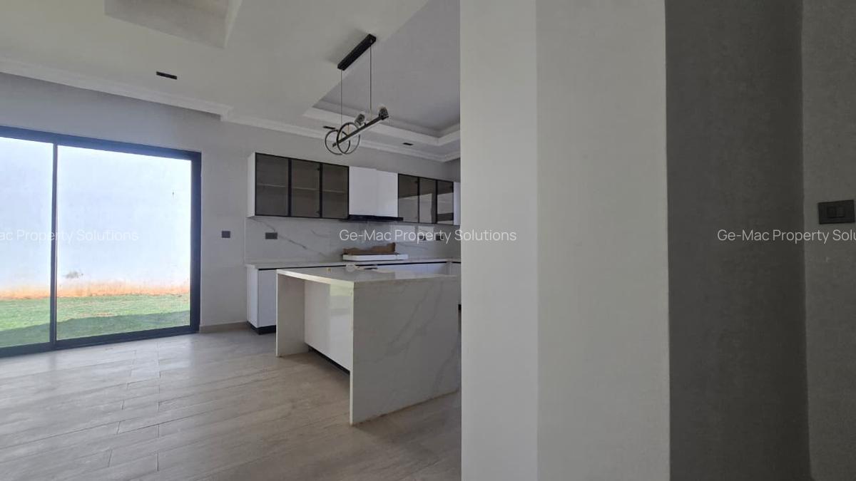 5 Bed House with En Suite in Lavington - 15