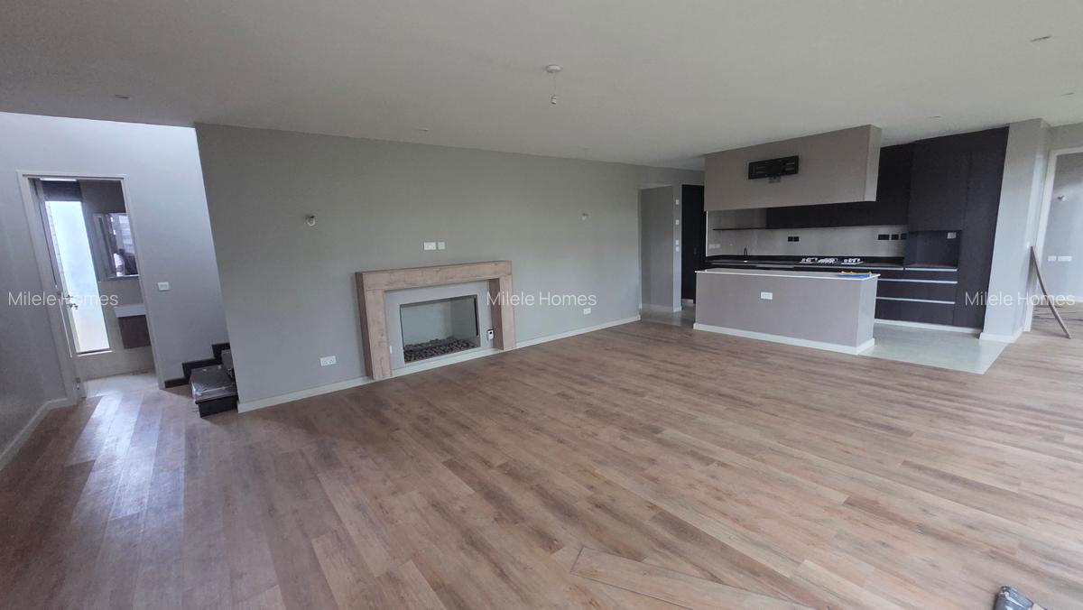 4 Bed Townhouse with En Suite at Paradise - 4