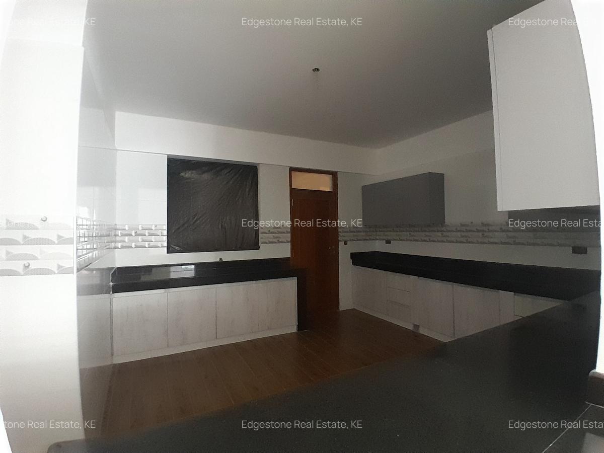 3 Bed Apartment with En Suite in Tudor - 2