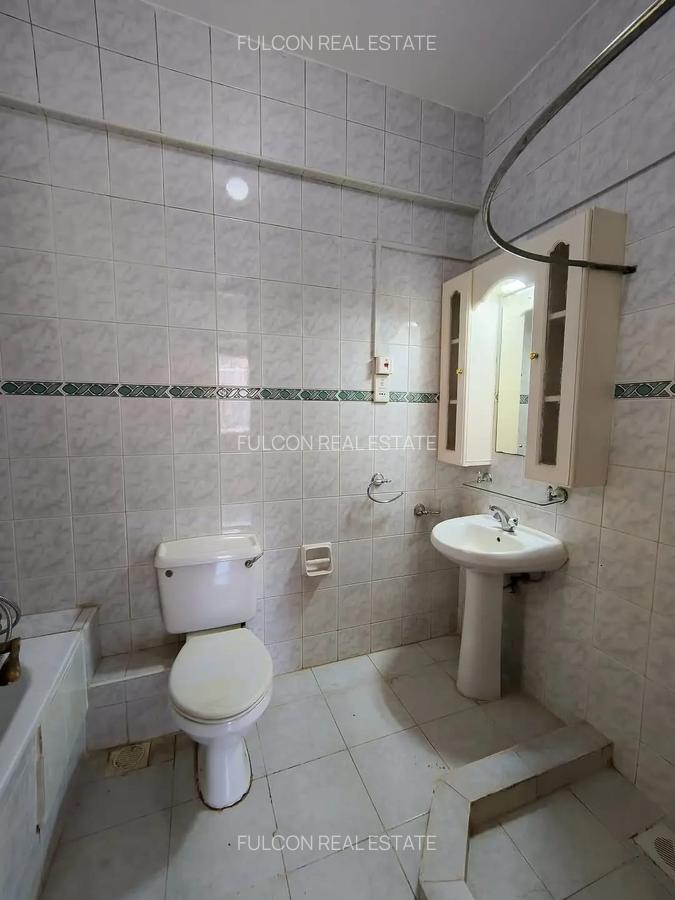 3 Bed Apartment with En Suite in Westlands Area - 5