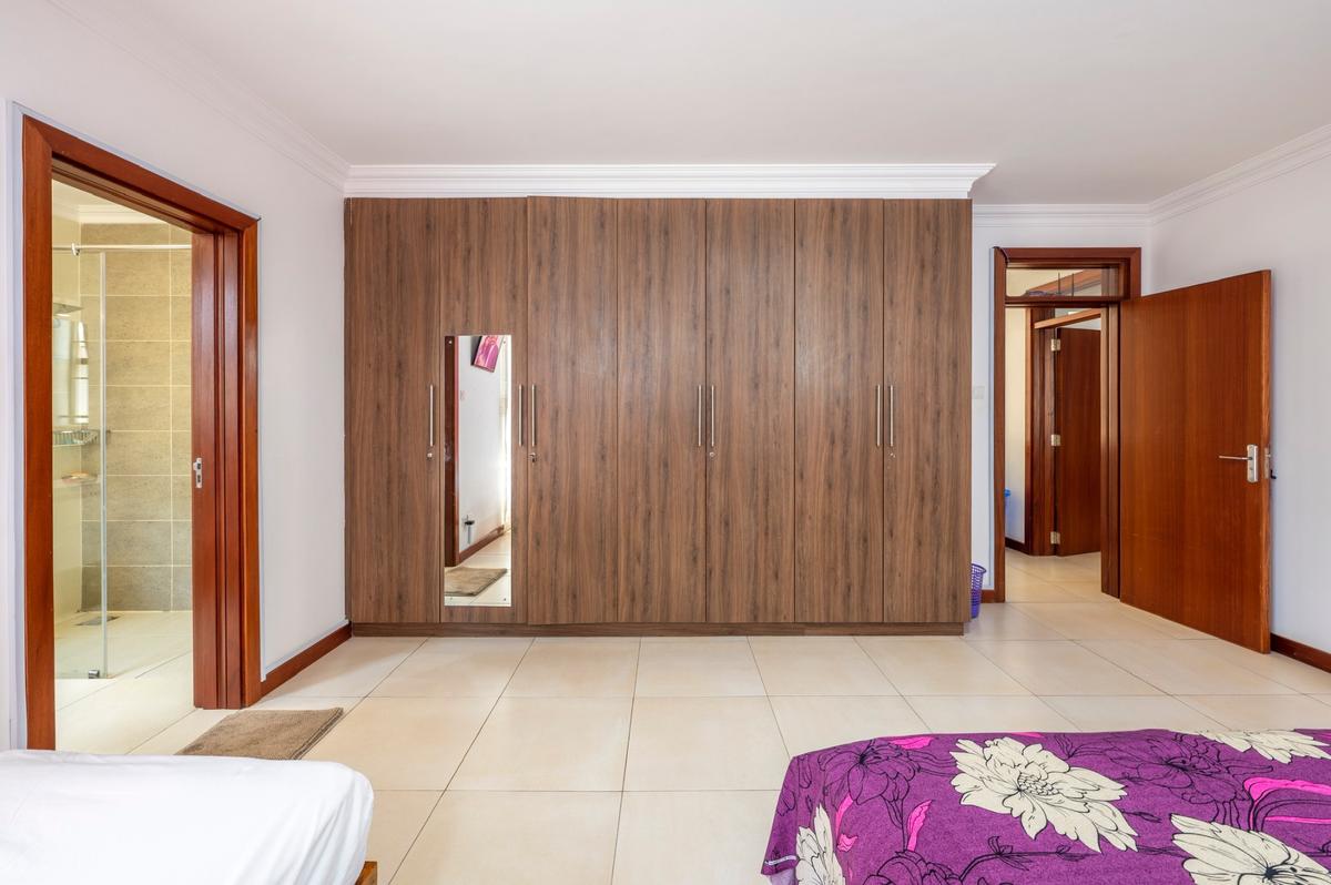 4 Bed Apartment with En Suite in Westlands Area - 13