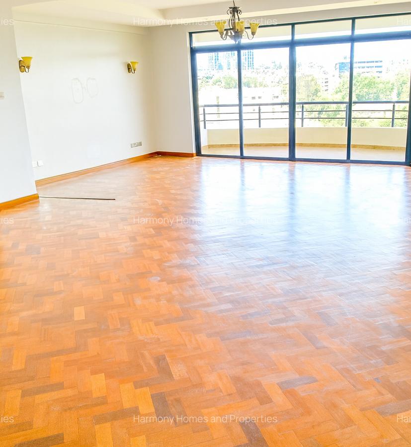 4 Bed Apartment with En Suite at Riverside - 1