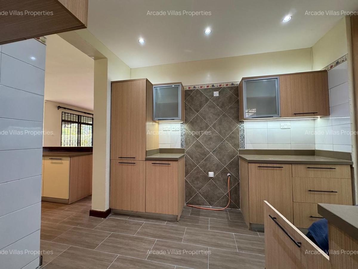 4 Bed Townhouse with En Suite in Runda - 5