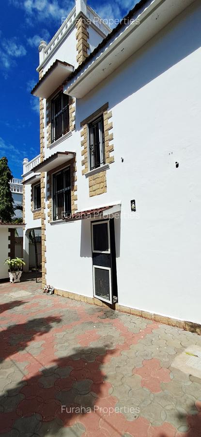 3 Bed Townhouse with En Suite at Shanzu - 15