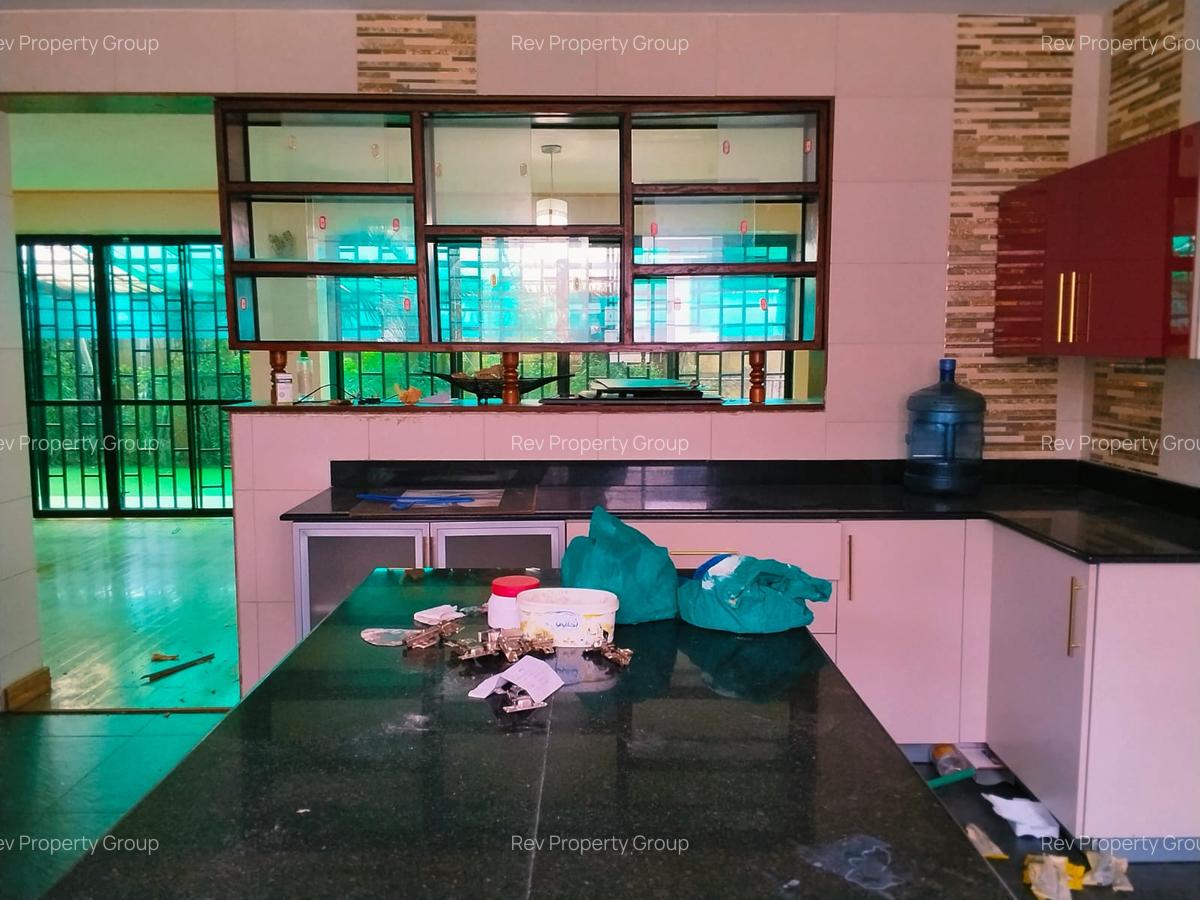 5 Bed Townhouse with En Suite in Lavington - 6