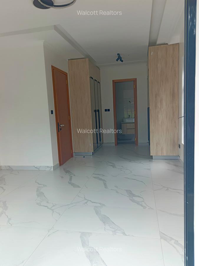 4 Bed Townhouse with En Suite at Muhuri Road - 10