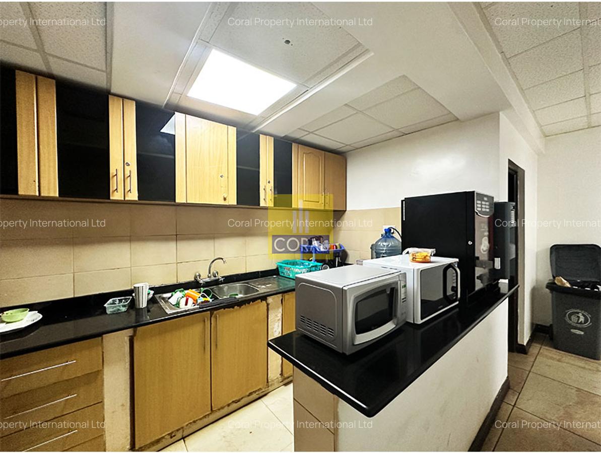 Office in Westlands Area - 12