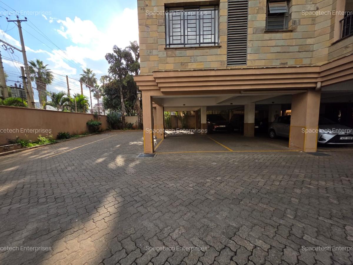 4 Bed Apartment with En Suite in Parklands - 20